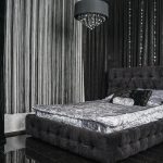 Черная спальня с элементами серых цветов